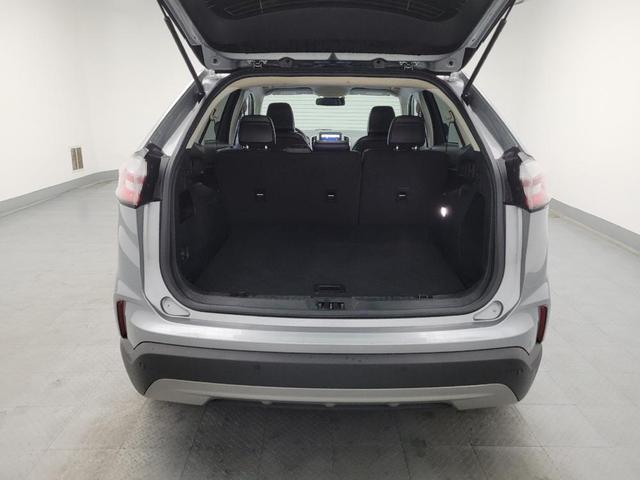 Photo of 2022 Iconic Silver Metallic Ford Edge