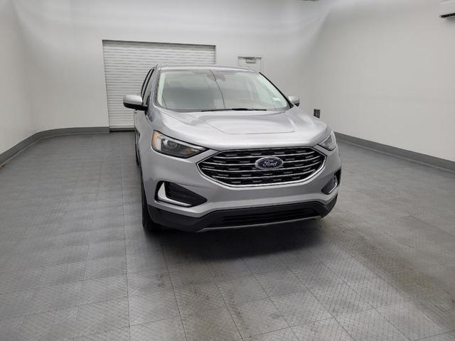 Photo of 2022 Iconic Silver Metallic Ford Edge