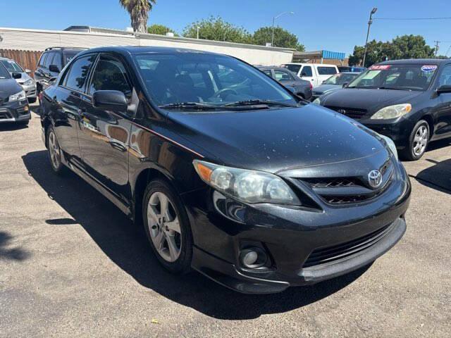 Photo of 2013 Black Sand Pearl Toyota Corolla