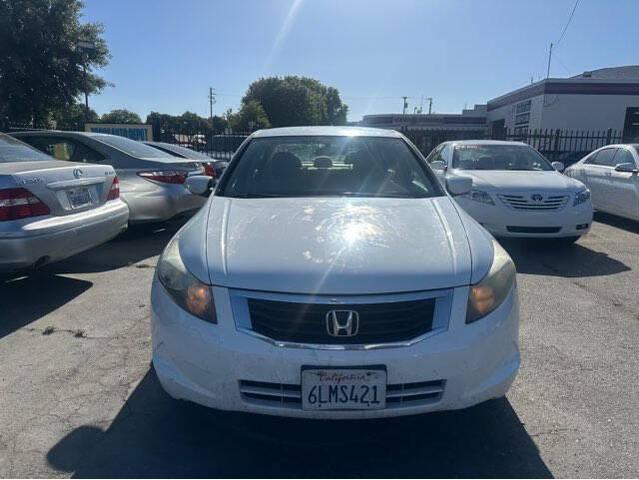 Photo of 2010 Taffeta White Honda Accord