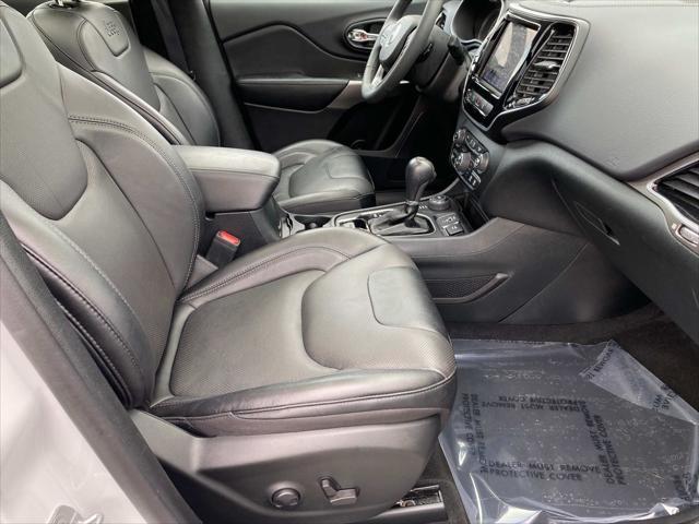 Photo of 2022 Bright White Clearcoat Jeep Cherokee