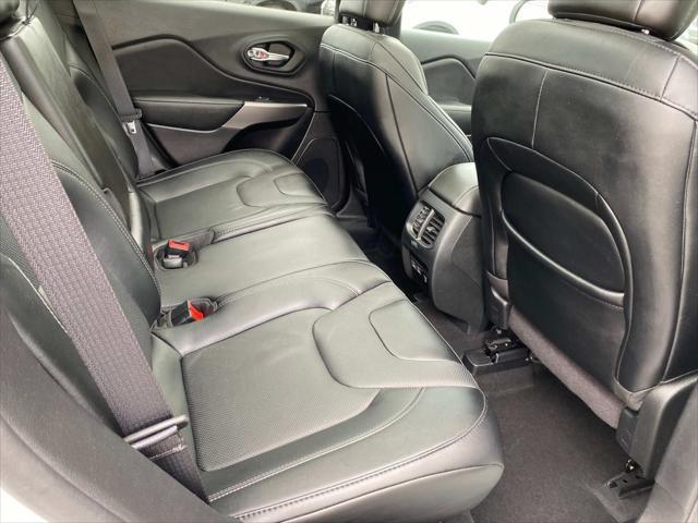 Photo of 2022 Bright White Clearcoat Jeep Cherokee