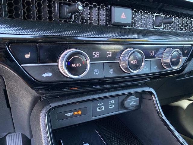 Photo of 2024 Crystal Black Pearl Honda CR-V