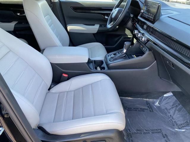 Photo of 2024 Crystal Black Pearl Honda CR-V