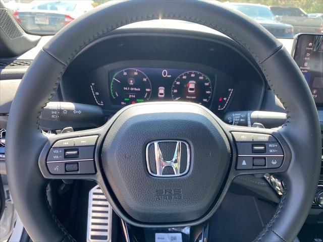 Photo of 2025 Platinum White Pearl Honda Accord Hybrid