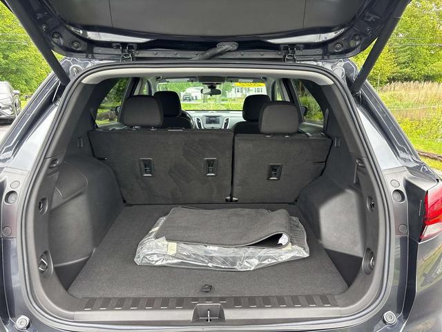 Photo of 2022 Iron Gray Metallic Chevrolet Equinox