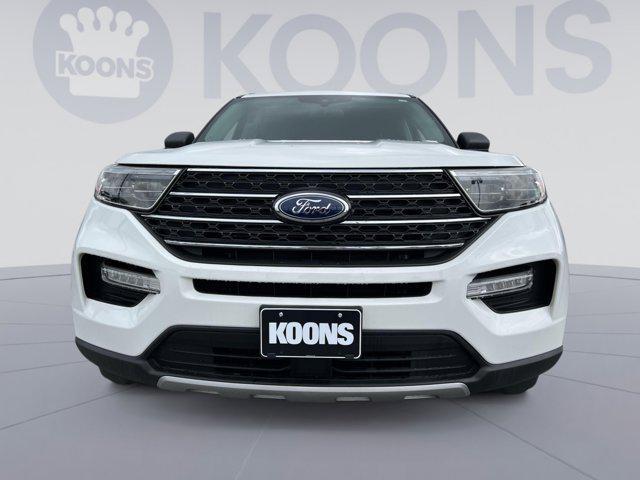 Photo of 2022 Star White Metallic Tri-Coat Ford Explorer