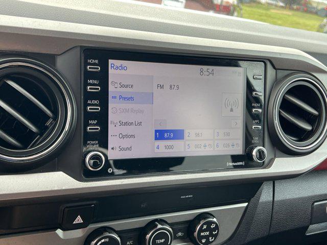 Photo of 2020 Super White Toyota Tacoma