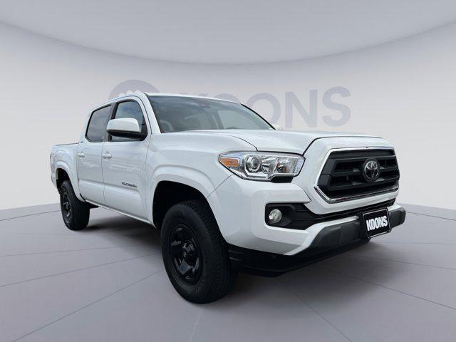 Photo of 2020 Super White Toyota Tacoma