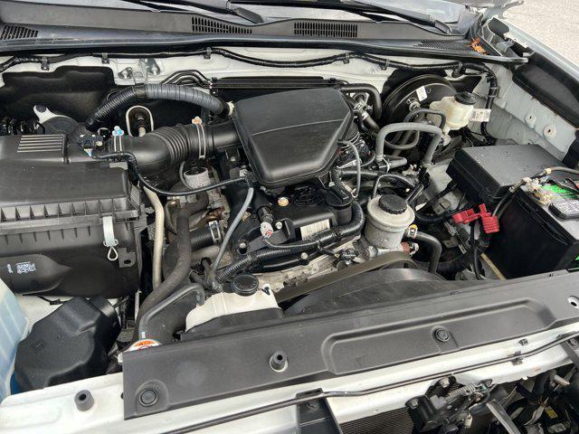 Photo of 2020 Super White Toyota Tacoma