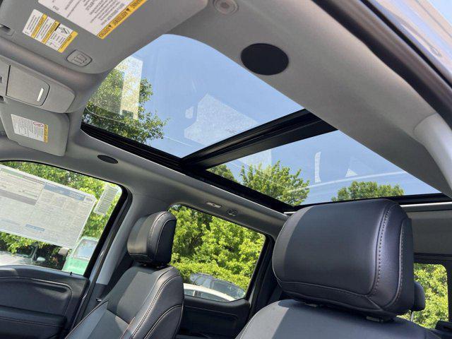 Photo of 2025 Glacier Gray Metallic Tri-Coat Ford F-350