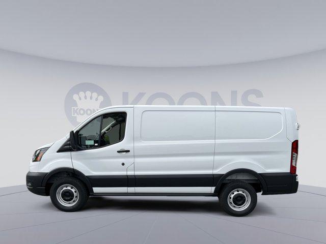 Photo of 2025 Oxford White Ford Transit-250