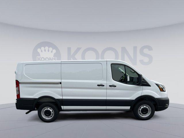 Photo of 2025 Oxford White Ford Transit-250