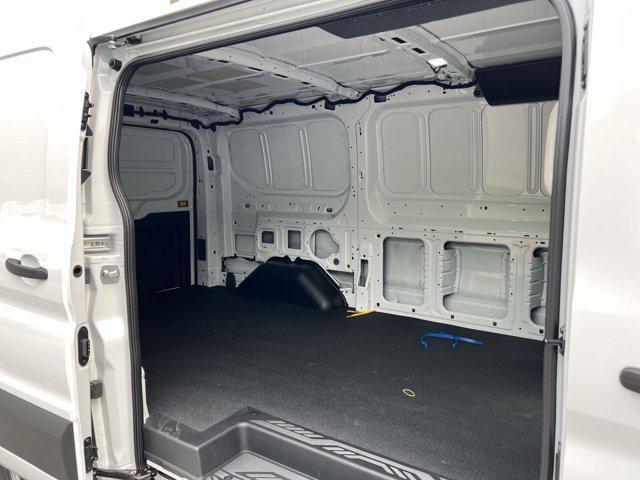Photo of 2025 Oxford White Ford Transit-250