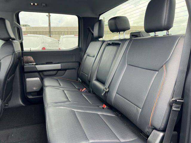 Photo of 2025 Glacier Gray Metallic Tri-Coat Ford F-250