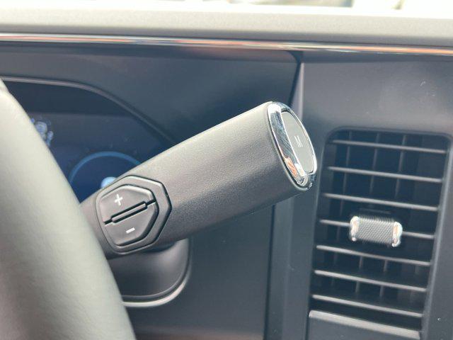Photo of 2025 Glacier Gray Metallic Tri-Coat Ford F-250