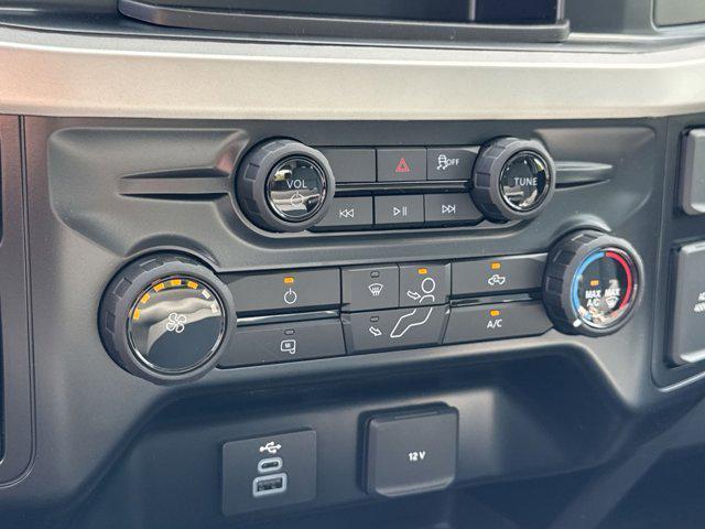 Photo of 2026 Oxford White Ford F-250