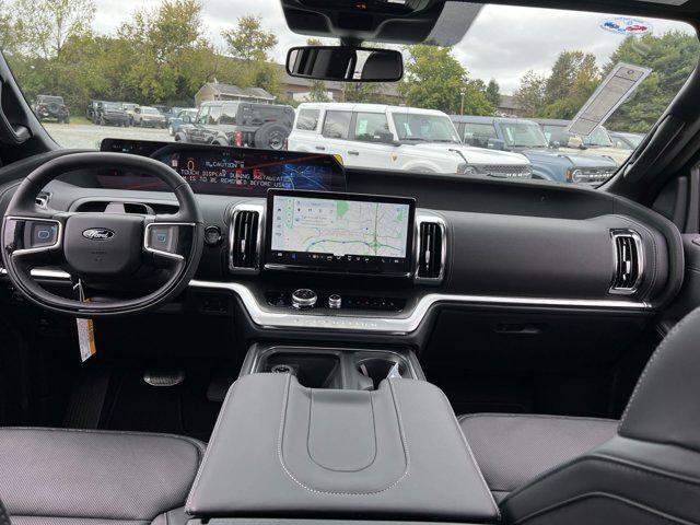 Photo of 2025 White Metallic Ford Expedition Max