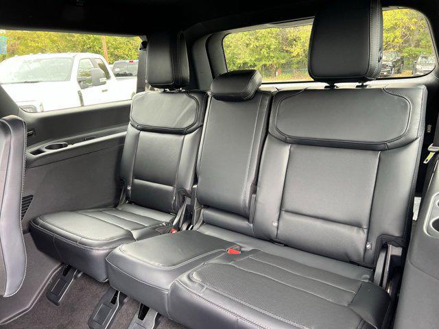 Photo of 2025 White Metallic Ford Expedition Max