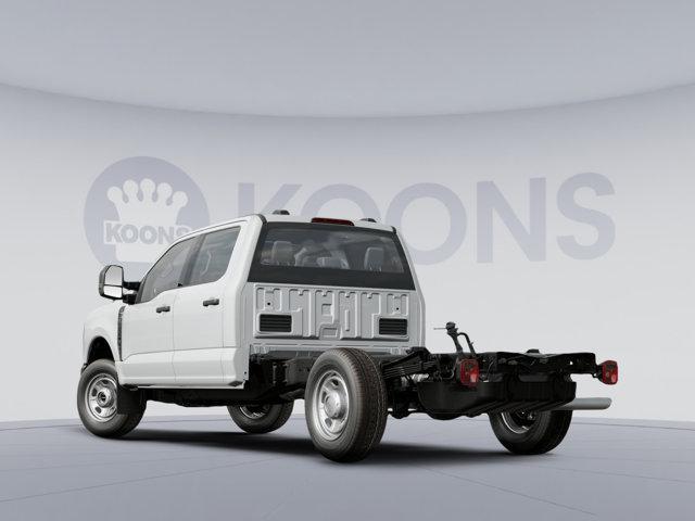 Photo of 2025 Oxford White Ford F-350