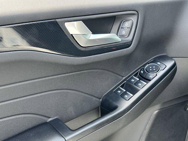 Photo of 2025 White Metallic Ford Escape