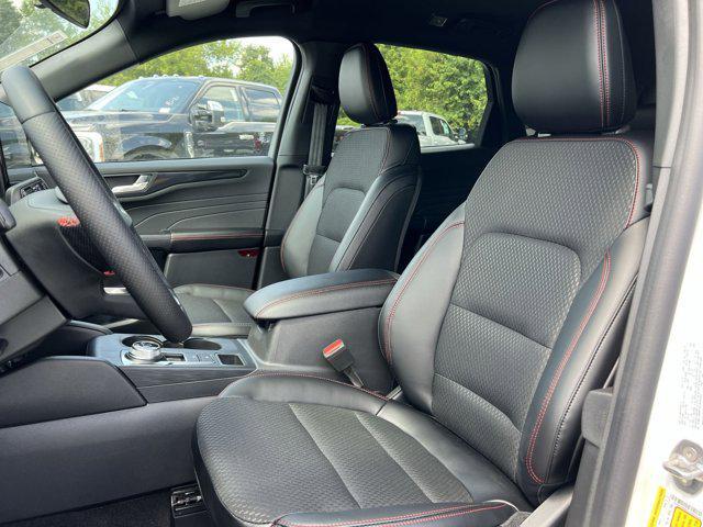 Photo of 2025 White Metallic Ford Escape