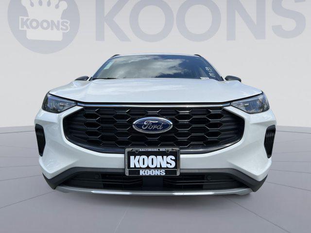 Photo of 2025 White Metallic Ford Escape