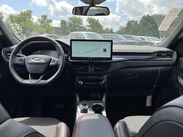Photo of 2025 White Metallic Ford Escape