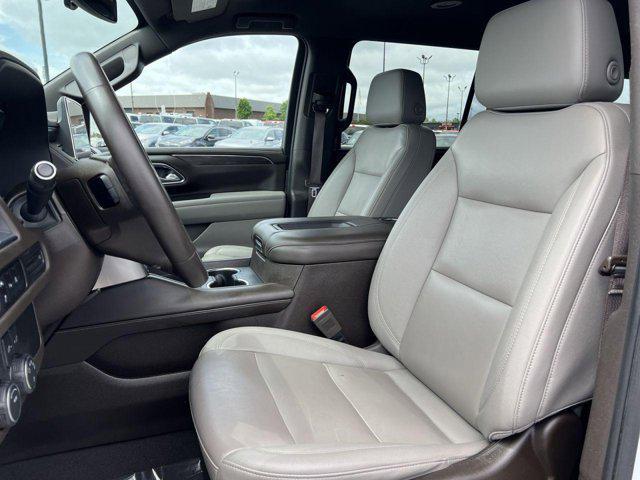 Photo of 2023 Summit White Chevrolet Suburban