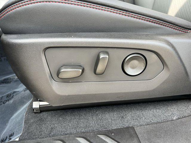 Photo of 2025 Onyx Black GMC Canyon