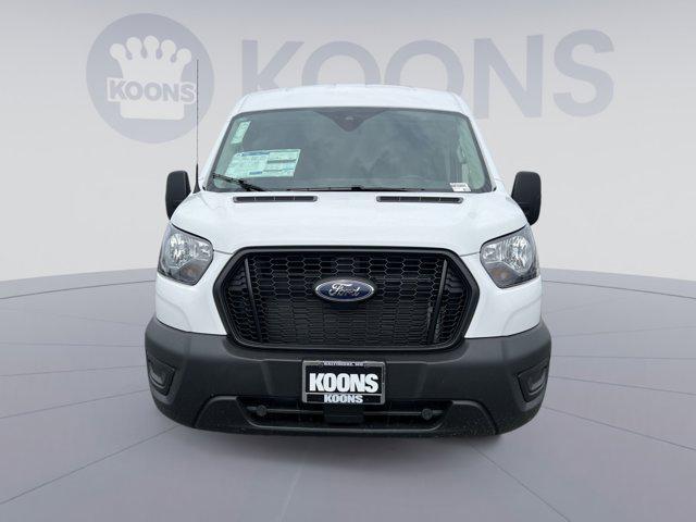 Photo of 2025 Oxford White Ford Transit-250