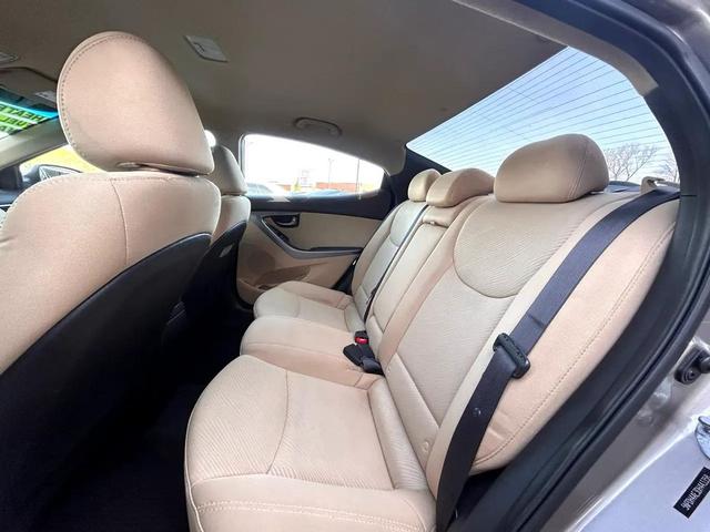 Photo of 2013 Tan Hyundai ELANTRA