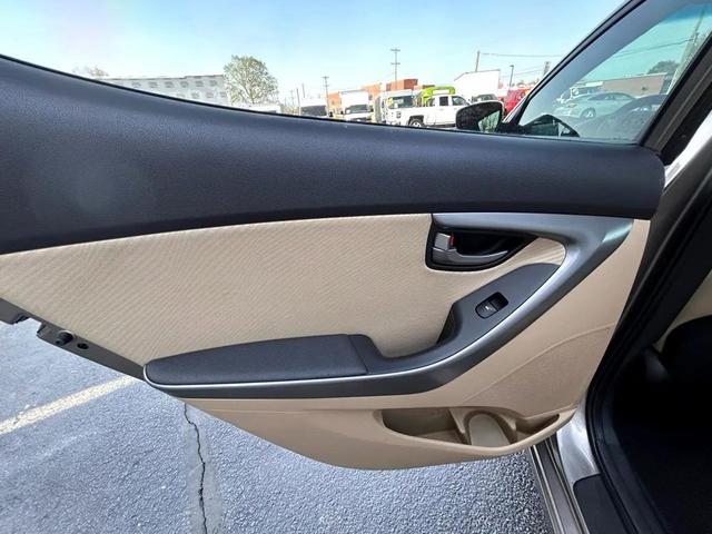 Photo of 2013 Tan Hyundai ELANTRA