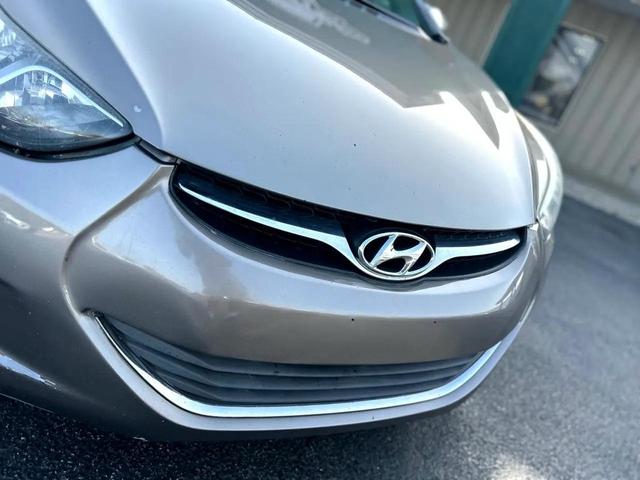 Photo of 2013 Tan Hyundai ELANTRA