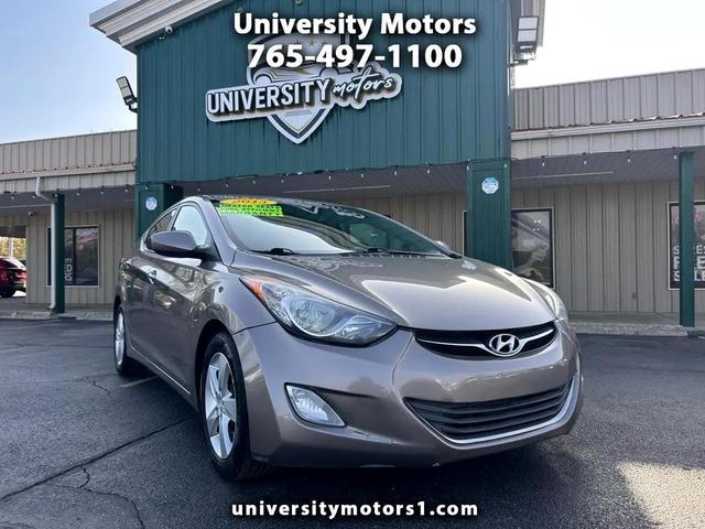 Photo of 2013 Tan Hyundai ELANTRA