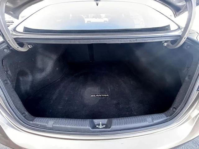 Photo of 2013 Tan Hyundai ELANTRA
