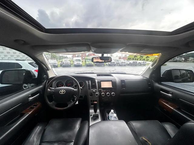 Photo of 2010 Black Toyota Tundra