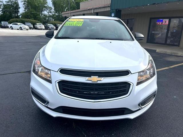 Photo of 2016 Summit White Chevrolet Cruze Limited