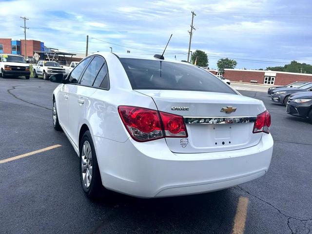 Photo of 2016 Summit White Chevrolet Cruze Limited