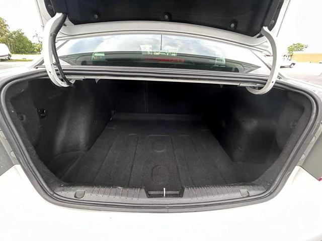 Photo of 2016 Summit White Chevrolet Cruze Limited