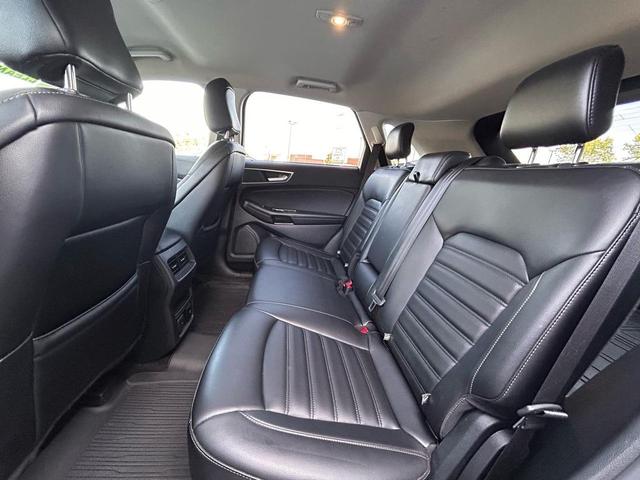 Photo of 2020 Iconic Silver Metallic Ford Edge