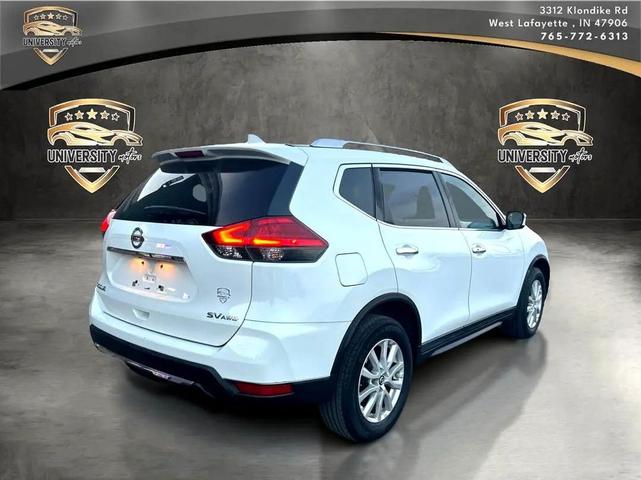 Photo of 2017 White Nissan Rogue
