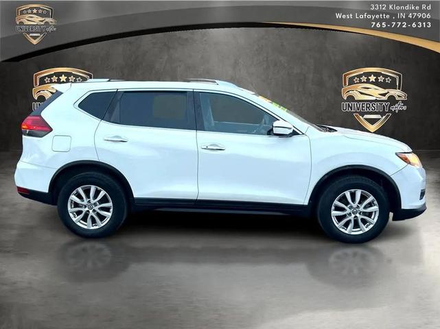 Photo of 2017 White Nissan Rogue