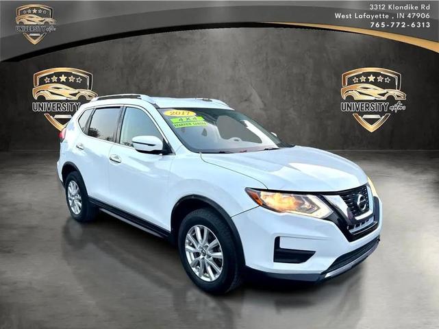 Photo of 2017 White Nissan Rogue