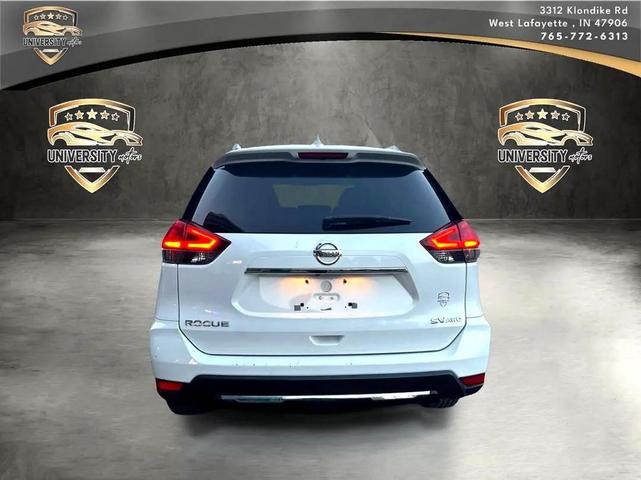 Photo of 2017 White Nissan Rogue