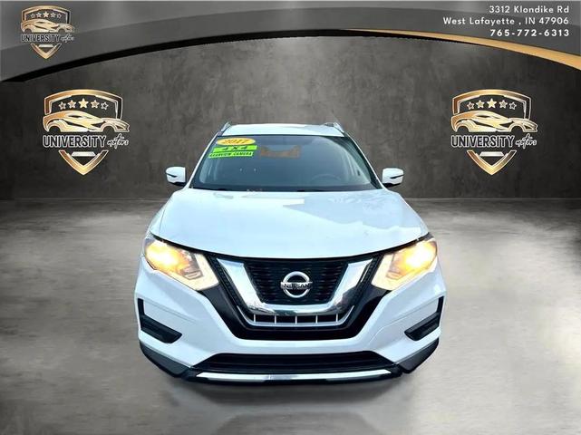 Photo of 2017 White Nissan Rogue