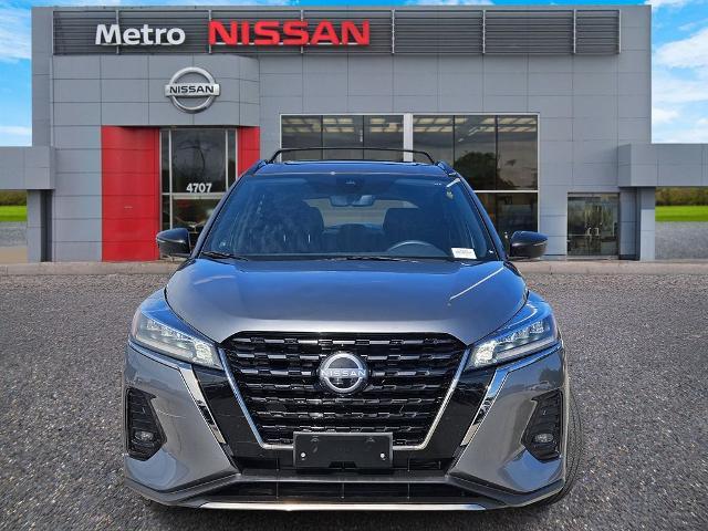 Photo of 2023 Gun Metallic Nissan Kicks
