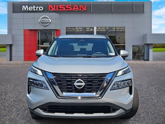 Photo of 2023 Brilliant Silver Metallic Nissan Rogue