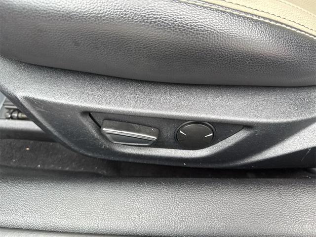 Photo of 2022 Race Red Ford Mustang