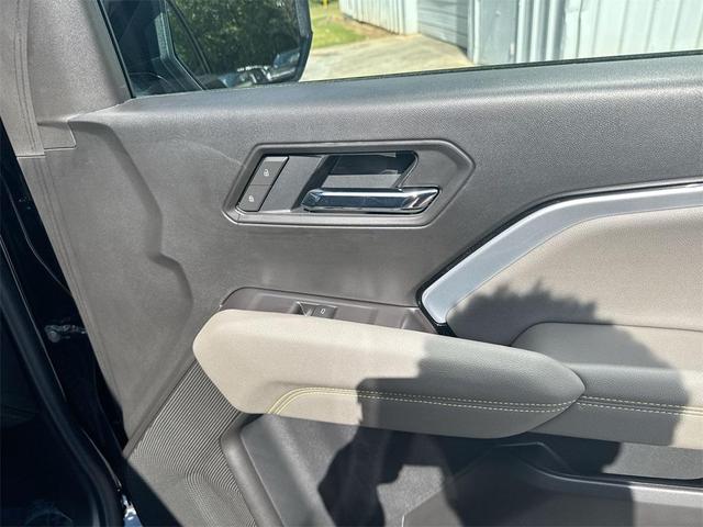 Photo of 2025 Black Chevrolet Colorado